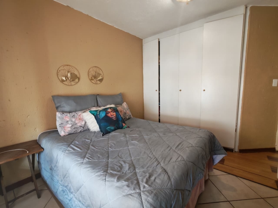 2 Bedroom Property for Sale in Rustenburg Central North West